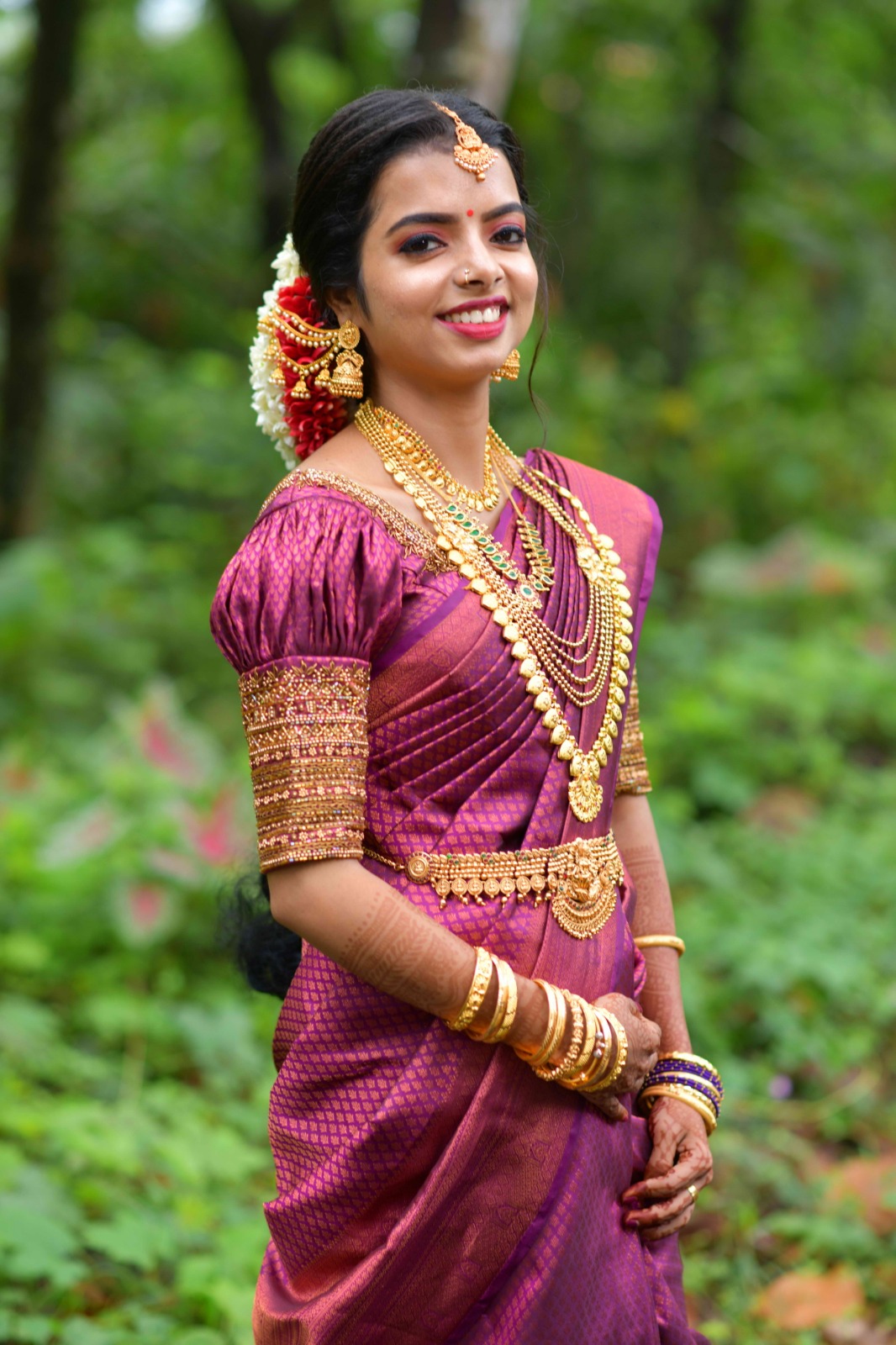 Rose beauty parlor piravom