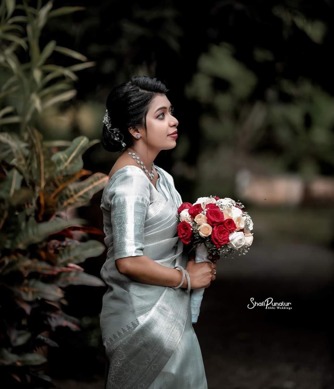 Rose beauty parlor piravom